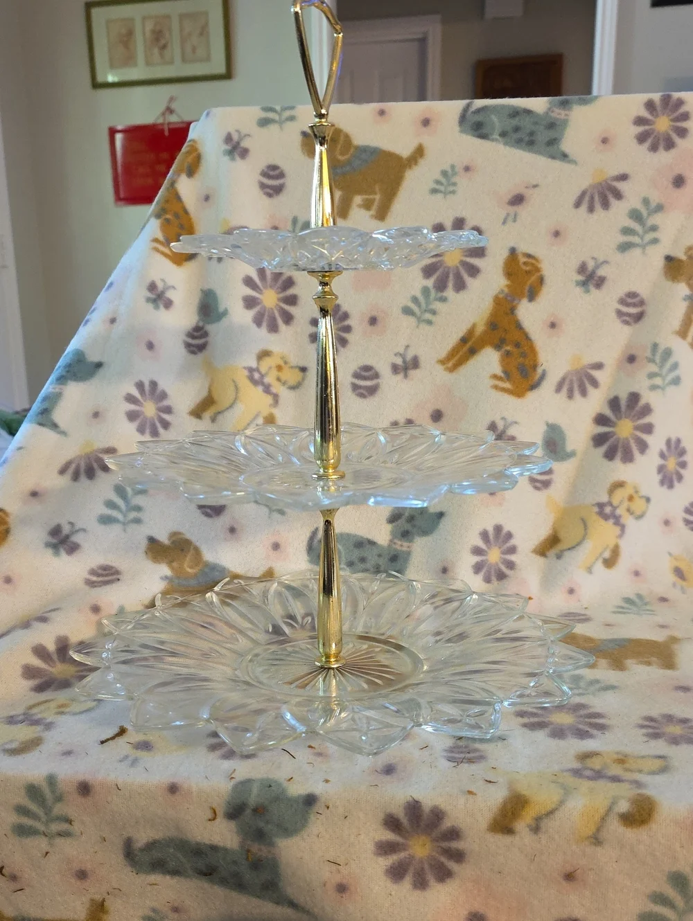 VINTAGE FEDERAL PETAL GLASS SPARKLING 3 TIERED TRAY GLASS STAND 13.5” X 11”